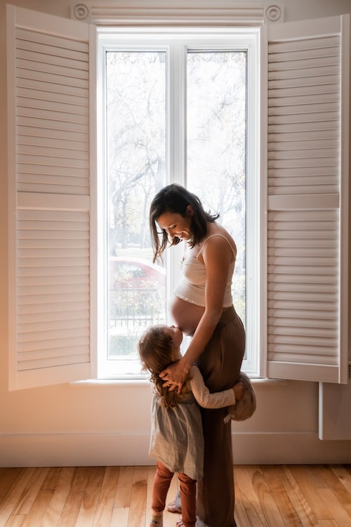 Maternity Home session with toddler by Maryam Southam Photography